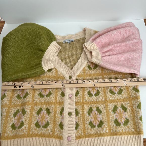 Seen And Be Seen Puffed Short Sleeve Cropped Jacquard Cardigan Sweater S… - Picture 9 of 10